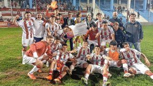 Por los penales, Unión eliminó a Atlético Rafaela y avanzó a semifinales en Copa Santa Fe.