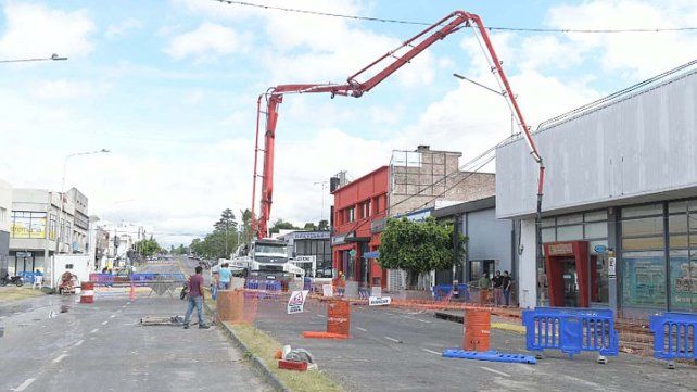 &nbsp;Se trabajó en avenida Almafuerte para detener el proceso de erosión de un socavón ubicado a la altura del 1.300 donde