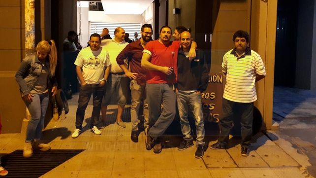 Trabajadores pasaron la noche en la sede del Sindicato de Empleados de Comercio