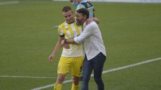 Marco Ruben salió a bancar al actual entrenador.