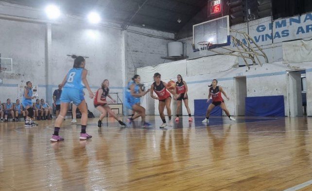 CUST superó a República en el inicio del Apertura Femenino
