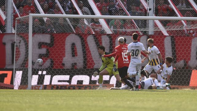 En uno de los partidos que jugó con un alternativo, Central perdió en Avellaneda ante Independiente.