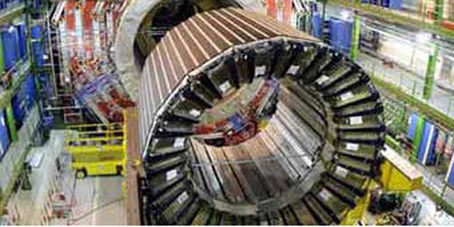 Con &eacute;xito, se puso en marcha hoy en Europa la m&aacute;quina de Dios