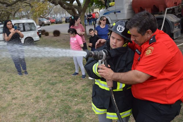 Bomberos por dos horas será la actividad que se realizará el martes en la ex Rural.