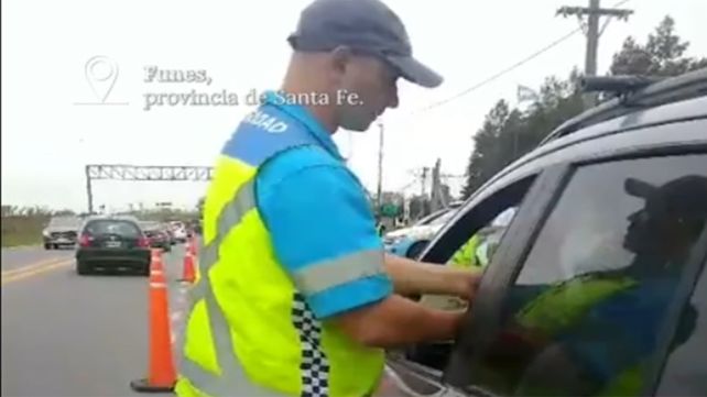 El conductor se sometió al test de alcoholemia en Funes y el resultado sorprendió a los agentes.