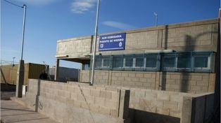 Entraba el auto en el garage, atropelló a su beba de un año y la mató