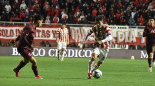 Unión comienza a hacer méritos ante Lanús, con quien empata en el 15 de Abril