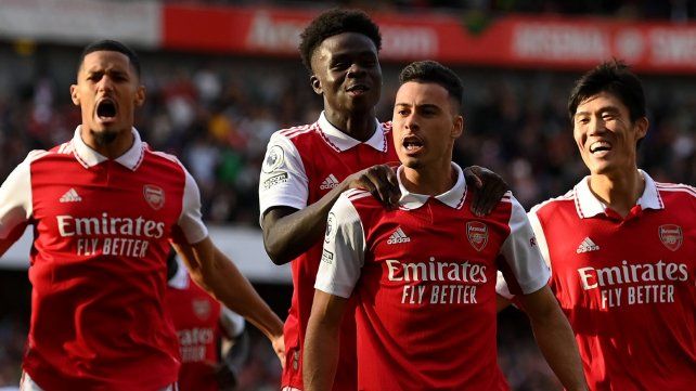 El líder Arsenal recibirá al West Ham en el regreso de la Premier League