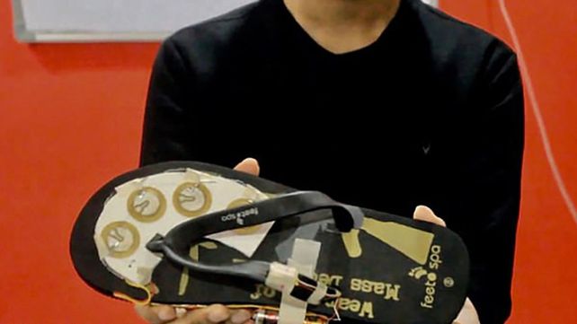 India: crearon unas sandalias para que las mujeres puedan defenderse de los violadores