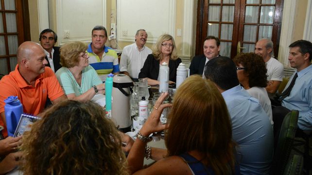 Los ministros Balagué y Genesini durante la última reunión paritaria con los docentes.&nbsp;