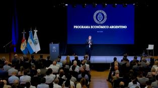 El ministro de Economía, Luis Caputo, habló en la Bolsa de Comercio de Rosario.