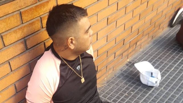Leonardo Saravia, alias "Leo Rey", al ser detenido frente al hotel donde paraba en el barrio porteño de Balvanera. 