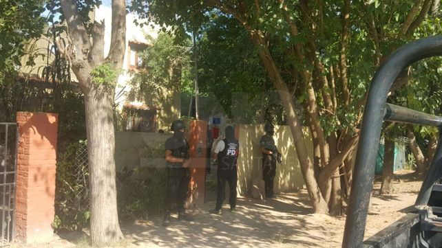 Cayeron cinco vendedores barriales de drogas en 10 allanamientos