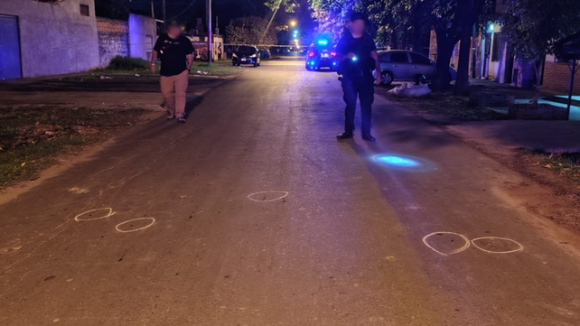 Crimen en Garibaldi al 3300. La policía trabaja en el lugar donde balearon a Jeremías Irusta.&nbsp;