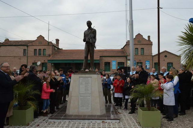 Celebran el 154 aniversario del nacimiento del creador de la marcha San Lorenzo