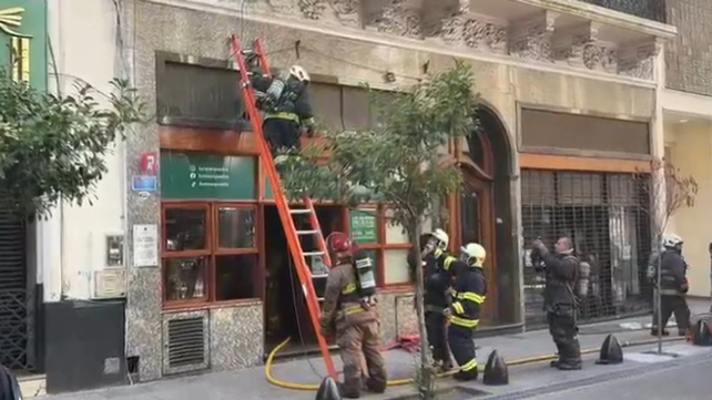 El incendio se originó en el primer piso del inmueble