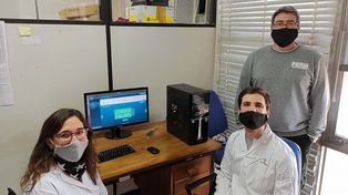El grupo está integrado por Ariel Amadio, María Florencia Eberhardt y José Matías Irazoqui