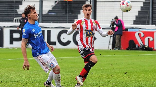 Argentinos superó a Barracas Central y se suma a los líderes