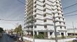 El edificio está ubicado en la esquina de Sarmiento y Urdinarrain. El edificio está ubicado en la esquina de Sarmiento y Urdinarrain.