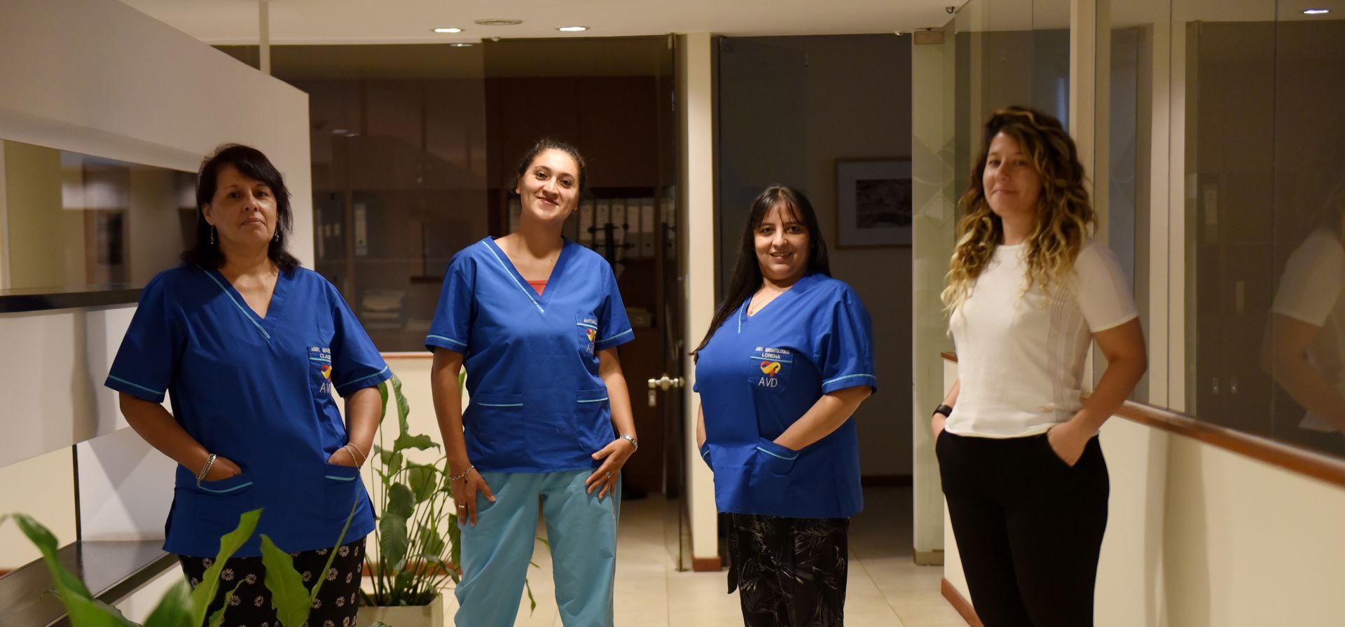Personas que se asocian para brindar cuidados y batallar contra la precarización