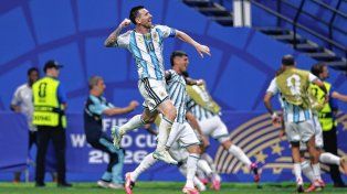 Messi y Lisandro Martínez, en el 11 ideal de los cuartos de final