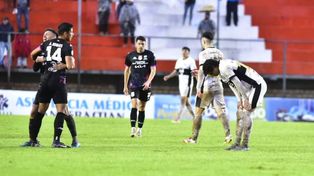 Olimpia perdió 2 a 0 con General Caballero en la Liga de Paraguay y el técnico argentino Ramón Díaz renunció.&nbsp;