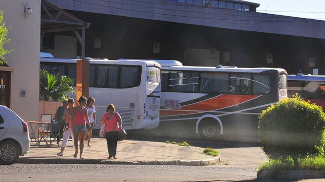 Piden descuentos para estudiantes y mayor frecuencia en horarios de colectivos