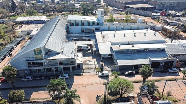 0); font-family: "Times New Roman"; font-size: medium;>