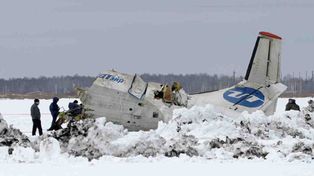 Al menos 31 muertos al estrellarse un avi&oacute;n de pasajeros en Rusia