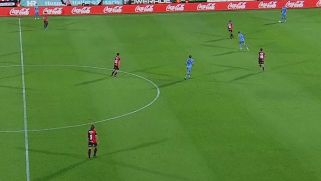 Newells ganó ante su gente en la vuelta al Coloso y sigue invicto y puntero