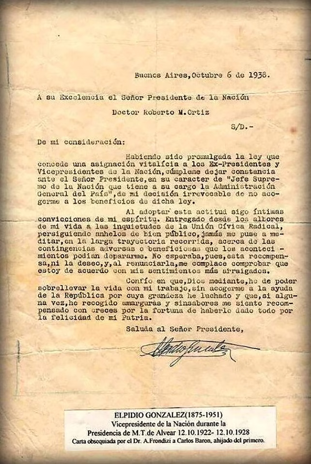 La carta dirigida al presidente Roberto Ortiz constando su rechazo a la pensión vitalicia. 