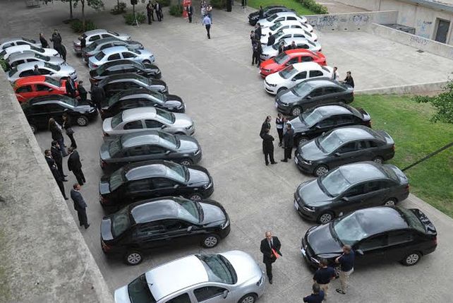 Los vehículos que entregados a la Secretaría de Delitos Complejos.