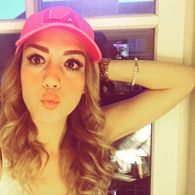 La hermosa piloto del jet de CR7 es ¡fan de Messi!