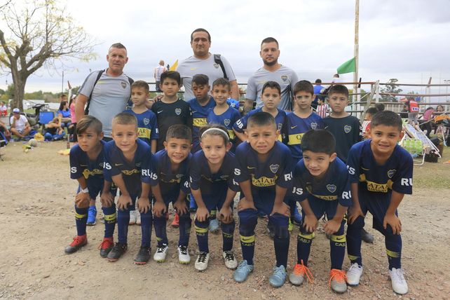 Cientos de chicos disfrutan del fútbol en La Capillita