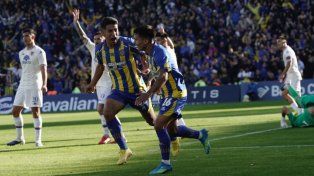 Alexis Soto grita el gol de la apertura de Central ante Tigre.