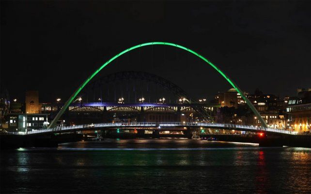 Puente del milenio de Gateshead en Newcastle upon Tyne.