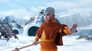 La serie narra el viaje de Aang, el chico que es el último miembro de Los Nómadas del Aire y cuyo objetivo es convertirse en la nueva encarnación del Avatar.&nbsp;
