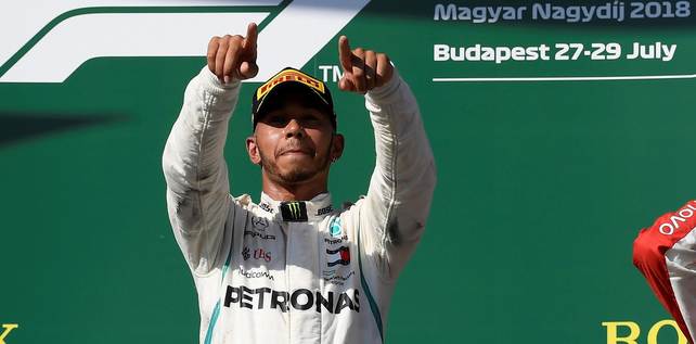 Lewis Hamilton ganó en Hungría y pasó a liderar la Fórmula 1.