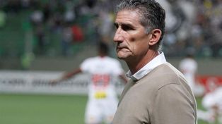 Maxi, el hijo de Edgardo Bauza, salió a aclarar cuál es la situación del ex entrenador.