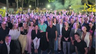 Gisela Scaglia junto a dirigentes y partidarios del PRO santafesino.