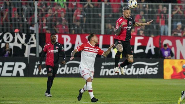 Newells reaccionó al final y le empató a Estudiantes con una corajeada de Lollo