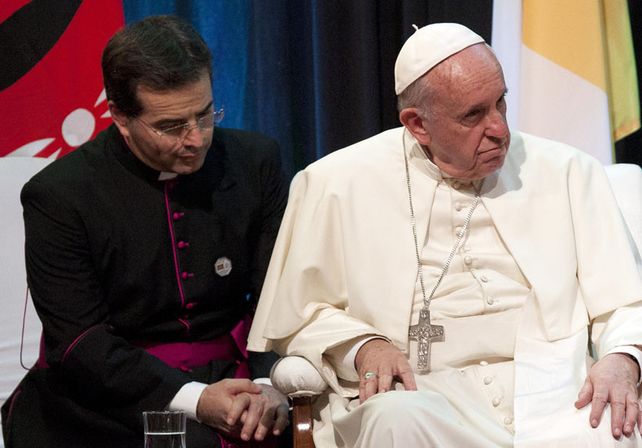 El papa exhortó a kenianos a trabajar por la paz