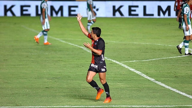 La dirigencia de Colón le dio vía libre al Pulga en este mercado de pases por si le llega alguna oferta superadora.