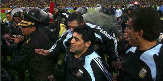 Jos&eacute; Sanfilippo, sin anestesia contra Diego Maradona: Este tipo no sabe un carajo