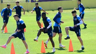 Los jugadores de Central se reencontraron en Arroyo Seco, pero no todos. Russo tendrá el grupo completo recién mañana.