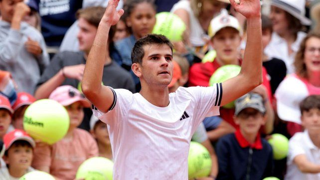 Jódar ganó con una épica remontada y eliminó a Carreño de Roland Garros