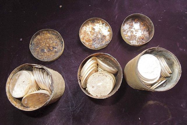 Encontraron u$s 10 M en monedas de oro enterradas en su propio patio