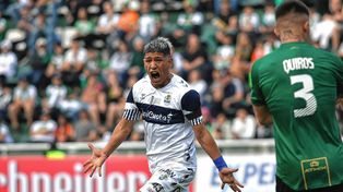 El entrerriano Eric Ramírez festeja el primer gol de Gimnasia.