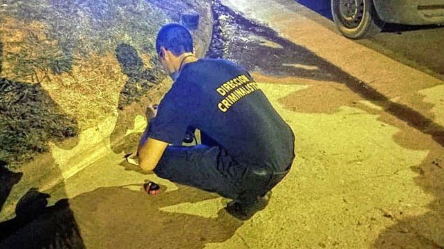 Una niña murió tras recibir una descarga eléctrica en Paraná. La víctima tocó una columna de alumbrado público y falleció