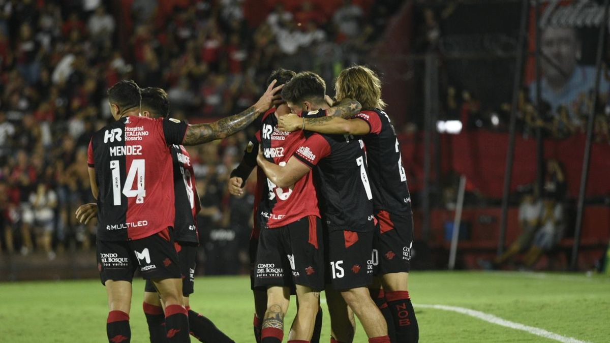 Newells ganó ante su gente en la vuelta al Coloso y sigue invicto y puntero